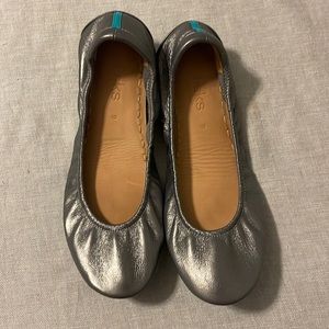 Great Condition Pewter Tieks Size 9